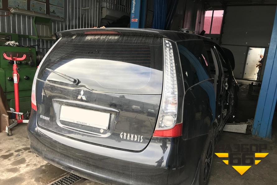 Поступил в разбор Mitsubishi Grandis 2008г 2.3л 165л.с двс G469