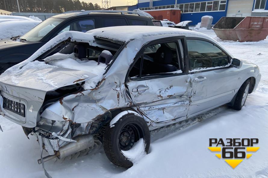 Поступил в разбор Mitsubishi Lancer 2006г 1.6л 98 л.с двс 4G18