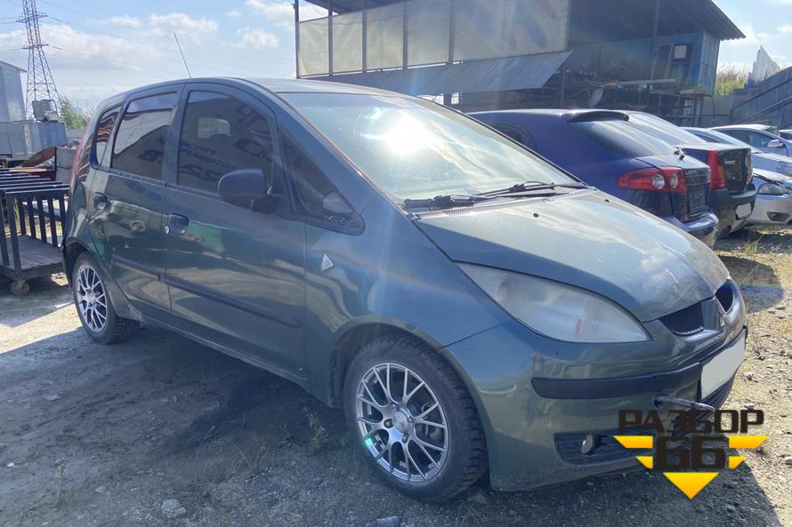 Поступил в разбор Mitsubishi Colt 2005г 1.3л 