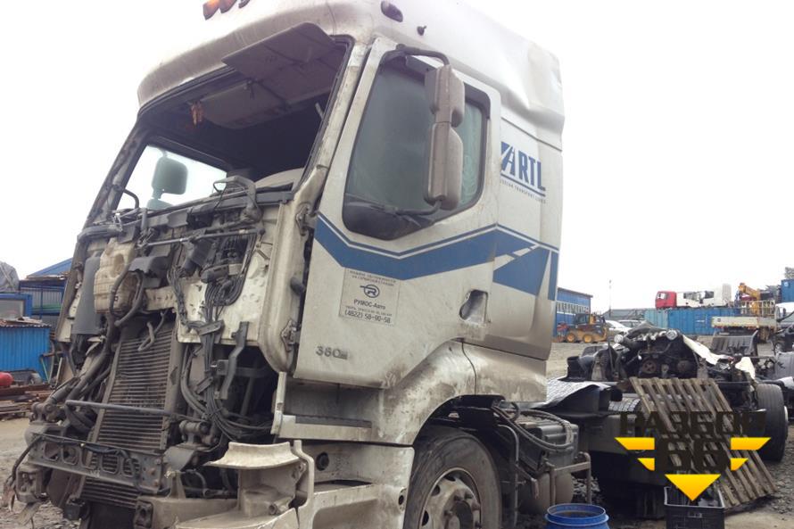 Поступил в разбор Renault Premium 380  2007 10.8 379л.с  двс DXi11