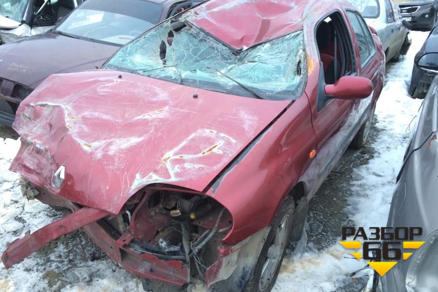 Поступил в разбор Renault CLIO 2002 1.4 л.с 98 МКПП двс K4JA712