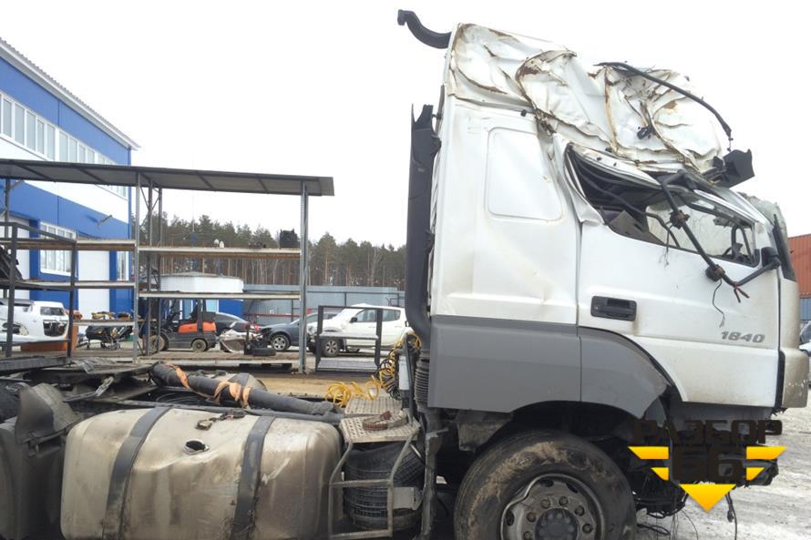 Поступил в разбор Mercedes-Benz 1840LS 2011 11.967 401л.с  двс OM457LA 