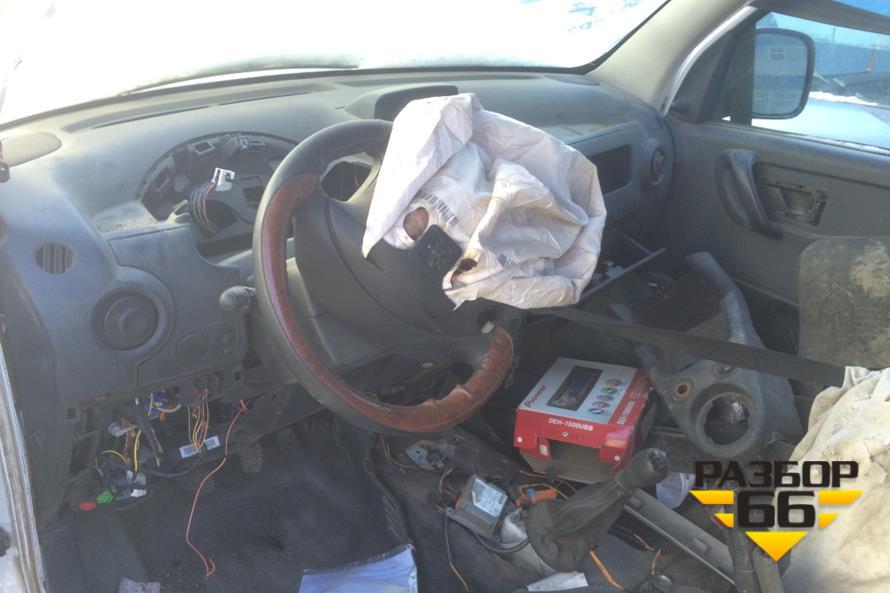 Поступил в разбор Renault Kangoo  2011  1.6л   84л.с  МКПП двс K7MK750