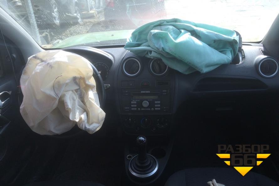 Поступил в разбор Ford Fiesta  2006г 1.6л  80л.с  PКПП двс FXJA