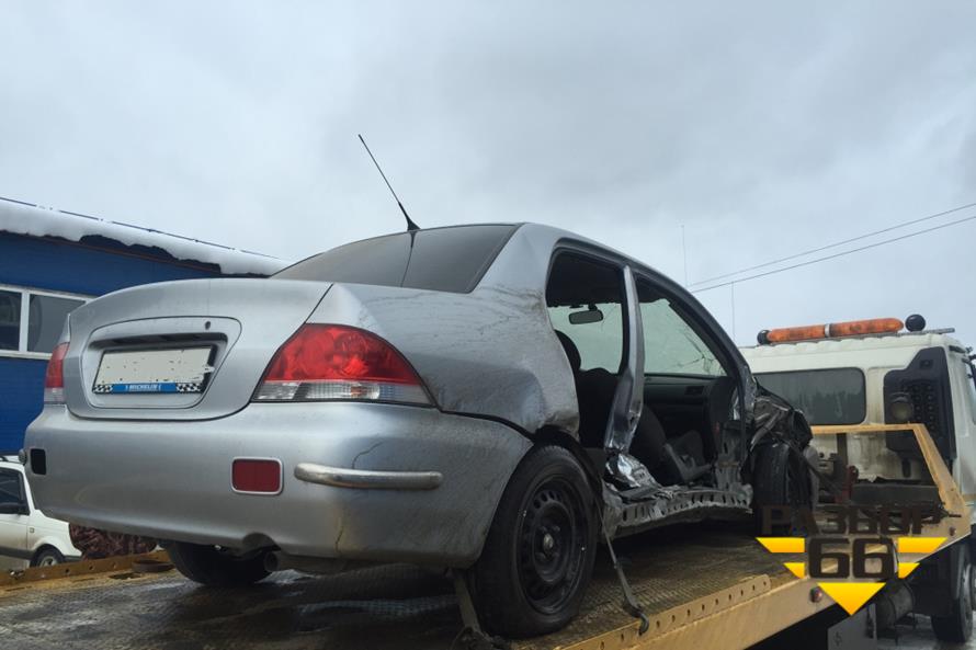 Поступил в разбор Mitsubishi Lancer 9  2007г  1.6л   MКПП 