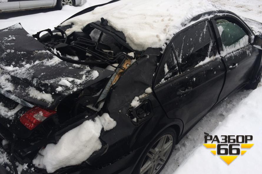 Поступил в разбор Mercedes Benz E200 CGI  2011г  1.8л  184л.с AКПП