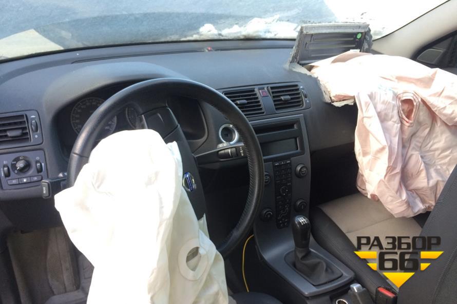 Поступил в разбор VOLVO C30  2007г  1.6л   100л.с MКПП двс B4164S3