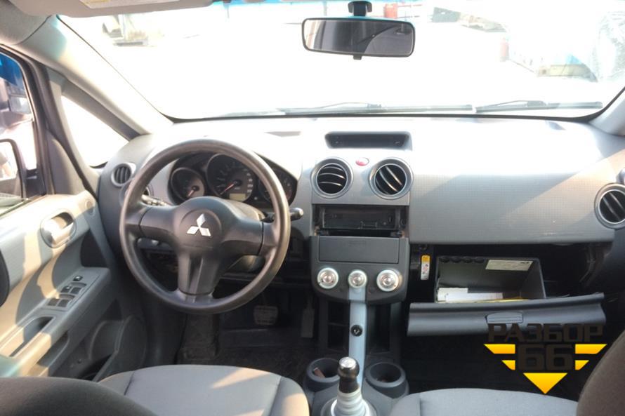 Поступил в разбор Mitsubishi Colt  2004г  1.5л   109л.с AКПП двс 