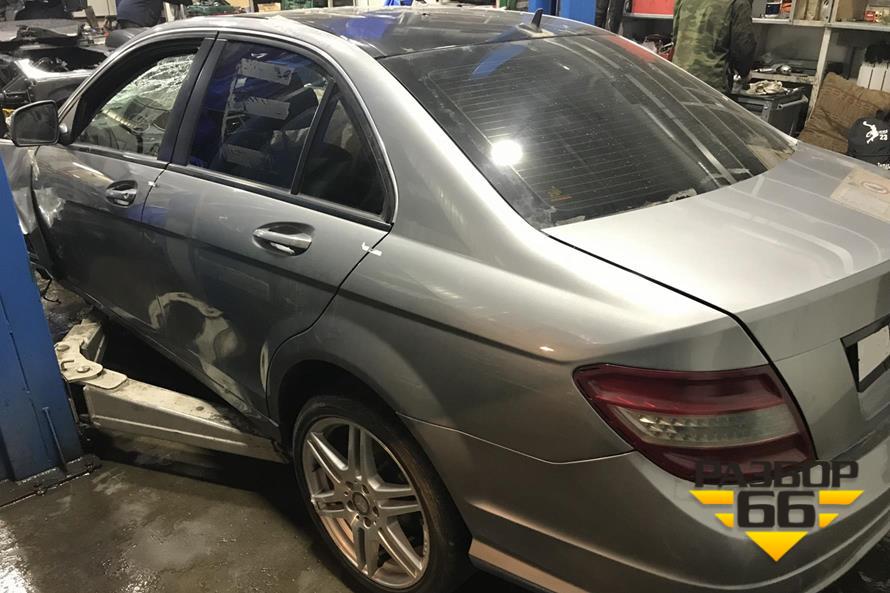 На авторазборе —  Mercedes Benz C180 kompressor 2007 г. 1.8 л 156 л.с AКПП двс