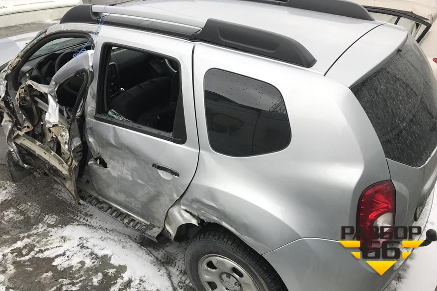 Поступил в разбор Renault Duster 2013 г 2.0 л 135 л.с MКПП двс F4R400