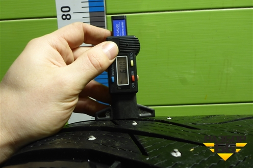 Шины (комплект)  275/40 R20 (Зима Шипы) (KumhoWintercraftSUV) (KUMHOWINTERCRAFTSUV)