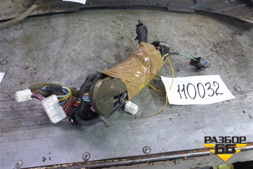 Проводка двери передней левой для Nissan Tiida (C11X) с 2004-2013г