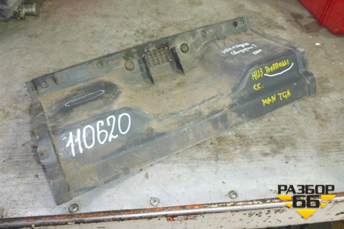 Накладка на торпедо  (нижняя) (81614700029) для MAN  TGA 4-Series  с 2000-2008г