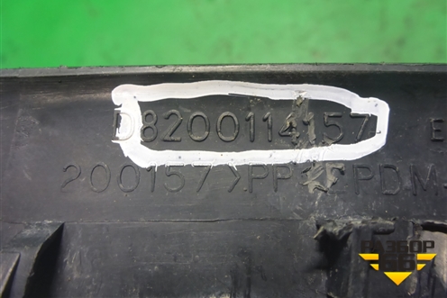 Решетка радиатора правая (до 2006г) (8200114157) для Renault Megane 2 с 2002-2009г