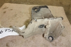 Кронштейн задней балки правый (554299U00A) для Nissan Note (Е11) с 2005-2013г