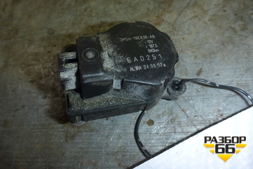 Моторчик заслонки отопителя (3M5H19E616AB) для Ford Focus 2 с 2005-2008г