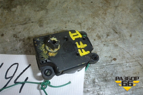 Моторчик заслонки отопителя (3M5H19E616AB) для Ford Focus 2 с 2005-2008г