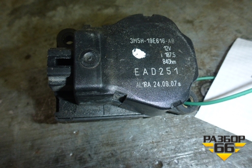 Моторчик заслонки отопителя (3M5H19E616AB) для Ford Focus 2 с 2005-2008г