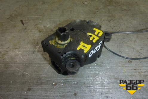 Моторчик заслонки отопителя (3M5H19E616AB) для Ford Focus 2 с 2005-2008г
