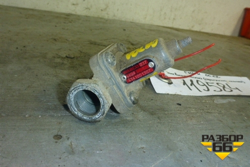 Клапан пневматический (перепускной) для Volvo TRUCK FH с 2002-2008г (ФШ)