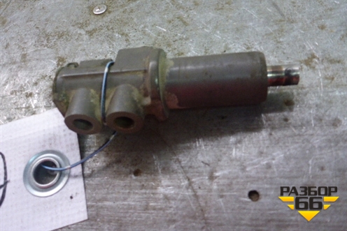 Клапан пневматический (с блока педалей на сцепление) (1653156) для Volvo TRUCK FH с 2002-2008г (ФШ)