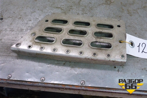 Подножка правая (ступенька нижняя) для Volvo TRUCK FH с 2002-2008г (ФШ) Подножка правая (ступенька нижняя) для Volvo TRUCK FH с 2002-2008г (ФШ)