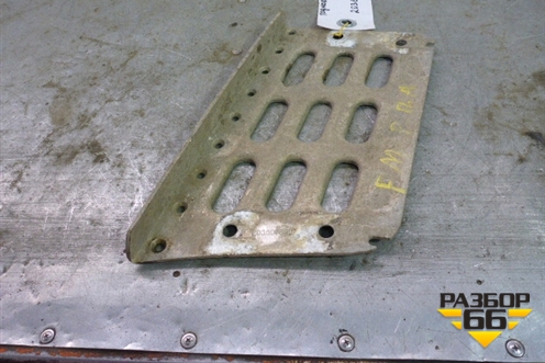 Подножка правая (ступенька нижняя) для Volvo TRUCK FH с 2002-2008г (ФШ) Подножка правая (ступенька нижняя) для Volvo TRUCK FH с 2002-2008г (ФШ)