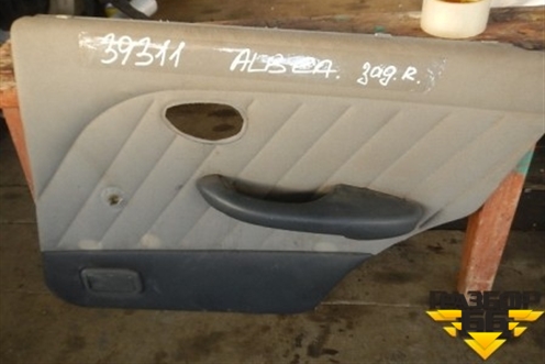 Обшивка двери задней правой под механику для Fiat Albea с 2003г