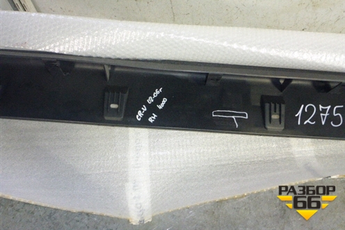 Накладка на порог наружная правая (новая) для Honda CR-V(RD4) с 2002-2006г (71800SCAE000)