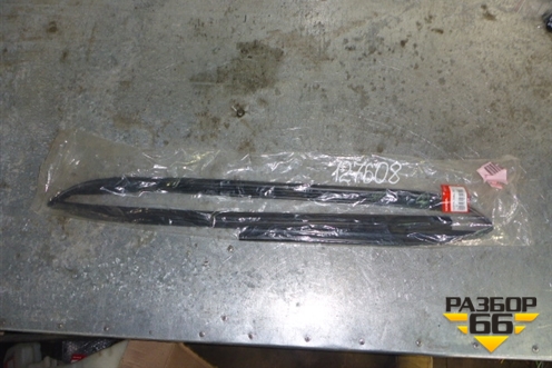Уплотнитель стекла двери передней левой (новый) (72275SNAA11) для Honda Civic 4D с 2006-2012г