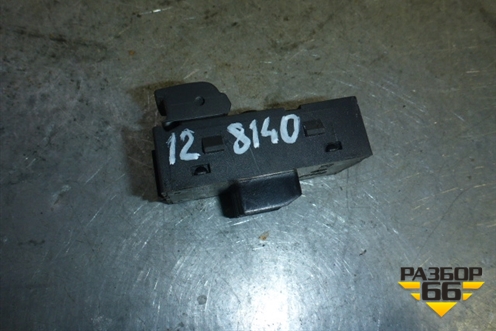 Кнопка стеклоподъёмника (задняя) (13301888) для Opel Astra J с 2009г