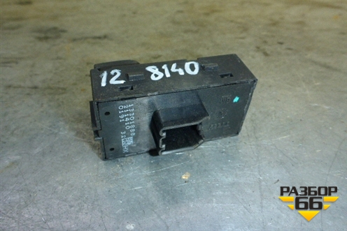 Кнопка стеклоподъёмника (задняя) (13301888) для Opel Astra J с 2009г