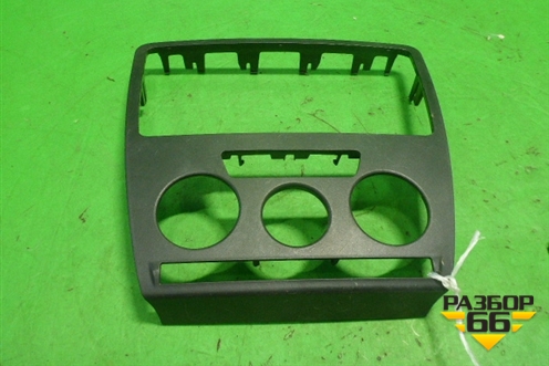 Рамка магнитолы (1Z0858069) для Skoda Octavia (А4) с 1997-2011г