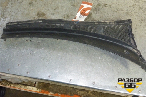Решетка стеклоочистителей правая (BP4K507R1) для Mazda Mazda 3 (BK) с 2003-2009г 