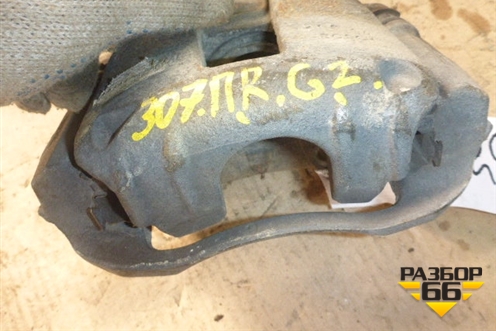 Суппорт передний правый для Peugeot 307 с 2001-2007г