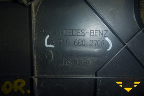 Накладка на торпедо  (Левая боковая) (A9406802706) для Mercedes Benz  TRUCK Axor 2 с 2004г
