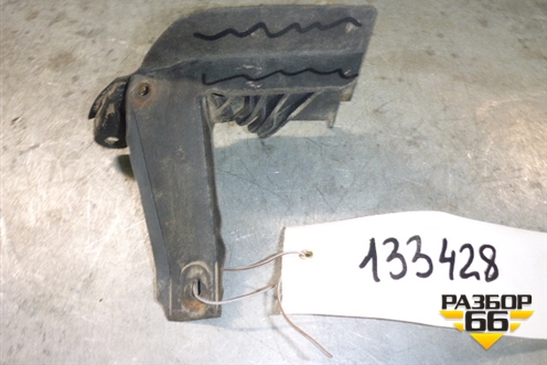 Брызговик задний левый (перед колесом) (1K0854855B) для Volkswagen Golf V Plus с 2005-2014г