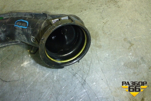 Патрубок интеркулера пластиковый (03C145673N) для Volkswagen Golf V Plus с 2005-2014г