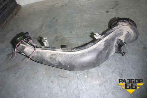 Патрубок интеркулера пластиковый (03C145673N) для Volkswagen Golf V Plus с 2005-2014г