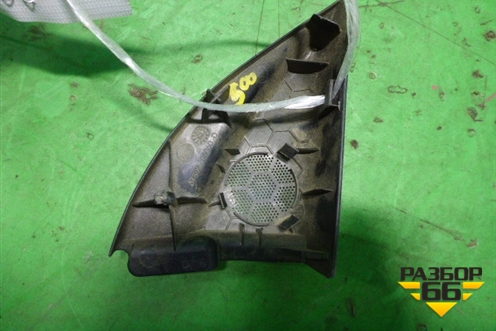 Накладка двери передней левой уголок (6749205060) для Toyota Avensis с 2003-2009г