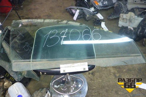 Стекло двери передней правой для Volvo S40 с 2001-2003г