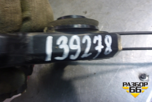 Замок двери передней правой для Toyota Avensis с 2003-2009г