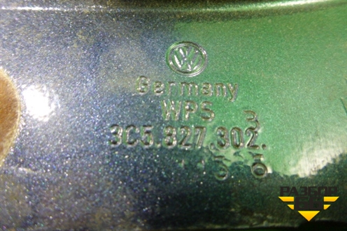 Петля крышки багажника правая (3C5827302) для Volkswagen Passat (B6) с 2005-2010г