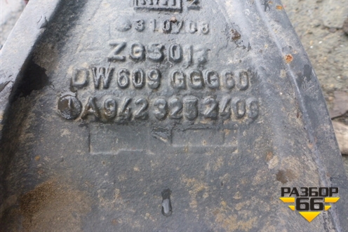 Кронштейн реактивной тяги левый  (A9423252409) для Mercedes Benz  TRUCK Axor 2 с 2004г
