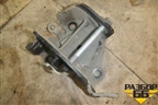 Кронштейн задней балки левый (554309U00A) для Nissan Note (Е11) с 2005-2013г