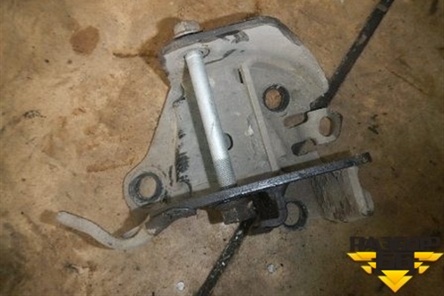 Кронштейн задней балки правый (554299U00A) для Nissan Note (Е11) с 2005-2013г