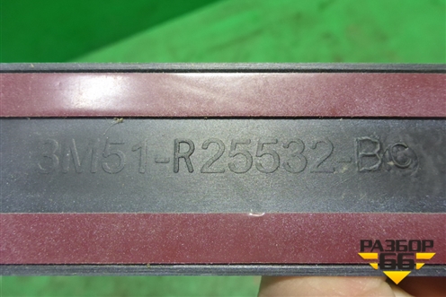 Накладка двери задней правой (новая) (3M51R25532BC) для Ford C-MAX с 2003-2010г