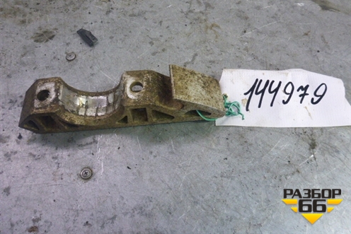 Кронштейн переднего стабилизатора (7L0411063B) для Audi Q7 c 2005-2015г