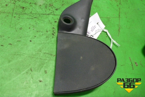 Накладка двери передней правой уголок (674910H010) для Citroen C1 с 2005г