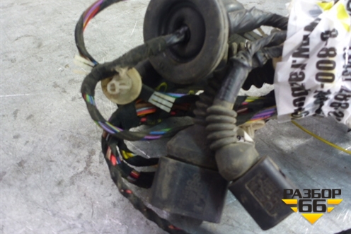Проводка двери передней правой для Volkswagen Touareg c 2002-2010г